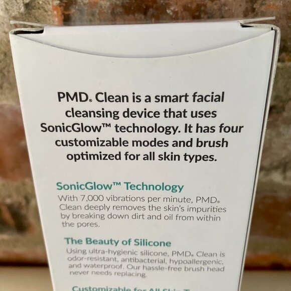 PMD Clean Smart Facial Cleansing Device, SonicGlow Technology, New in Box. - Picture 9 of 11
